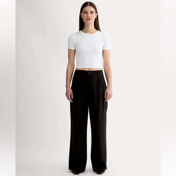 Everlane Pants - Everlane The Trouser In Buttersoft Black
size 10
NWT
Casual effortless
